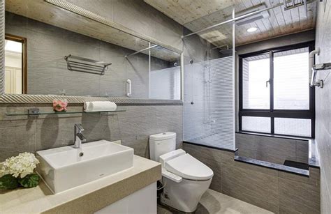 装在卫生间当淋浴隔断,卫生间墙拆了用什么隔断不占地方