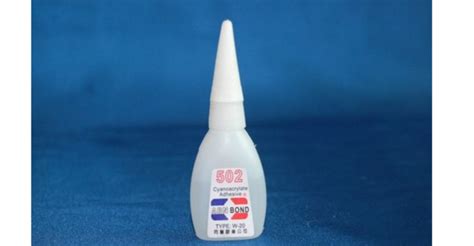 怎樣去除衣服上的膠水?