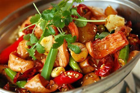 重庆干锅肥肠怎么做好吃,重庆肥肠的做法是什么样的