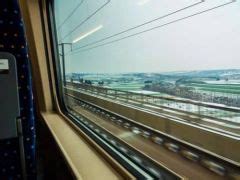 火车上拍窗外风景