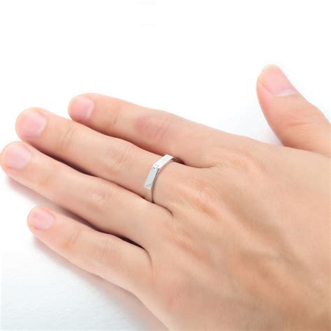 戒指戴的手指代表什么意思,不同手指戴戒指的含义是什么