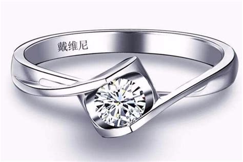 结婚女人钻戒戴哪个手,结婚戒指买什么样的好