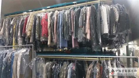 服装店每件衣服利润多少,广州美女开服装店