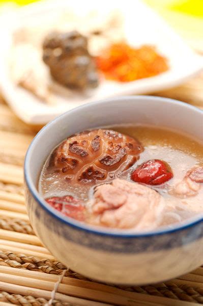 野生松茸炖鲍鱼 鲍螺鸡松茸汤