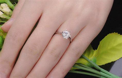 1克拉钻石戒指怎么选,为什么一克拉的钻石戒指