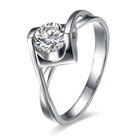 結婚鉆戒什么環節戴,戴什么戒指最好