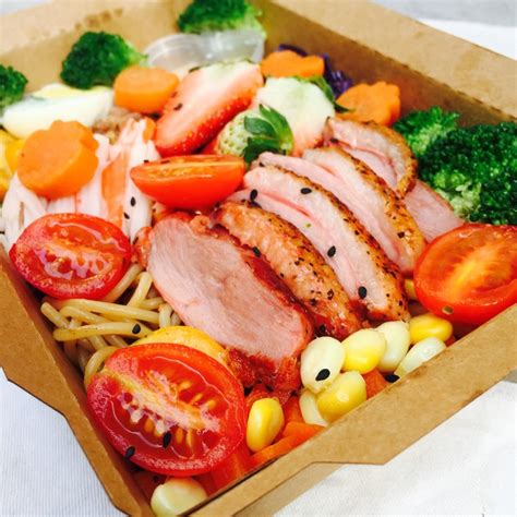 夏日开胃餐鸡胸肉蔬菜沙拉,鸡胸肉和黄瓜胡萝卜怎么做