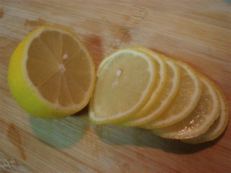 怎样用柠檬来减肥瘦身,柠檬怎么做法减肥法
