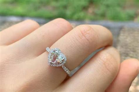 一般结婚买多大的钻戒,结婚钻石戒指多少克拉比较好