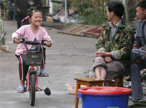 北京这个女司机真会玩,五个女孩在电车里小游戏怎么玩