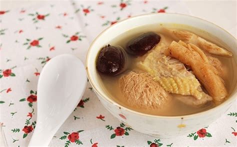 猴头菇和姬松茸煲乌鸡汤 姬松茸煲乌鸡汤的做法
