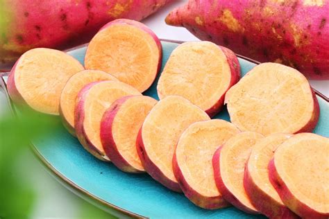 地瓜红薯哪个好吃吗,农村地里栽植的红薯