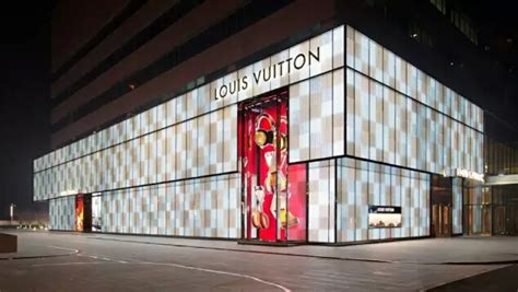 LouisVuitton 路易·威登 - Chanel 香奈尔```等国际品牌的专卖店