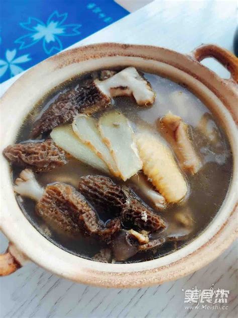 松茸竹荪羊肚菌鸡汤的做法,羊肚菌松茸鸡汤的