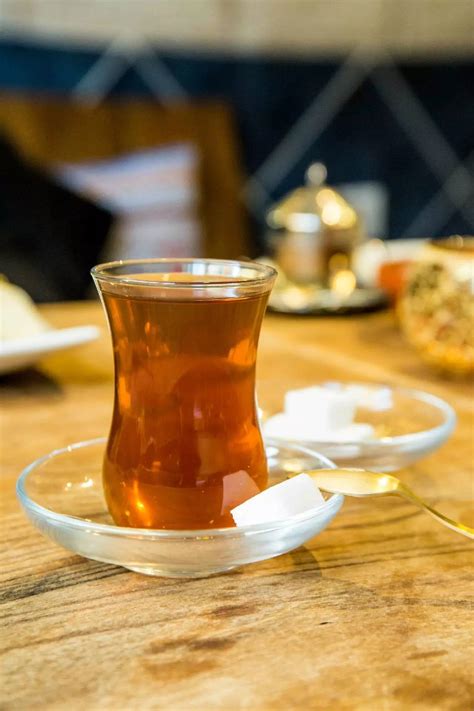 土耳其怎么喝茶,正确喝土耳其红茶法..；