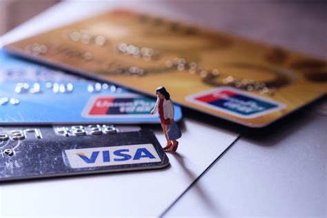 信用卡套现多少手续费,信用卡可以取现金吗