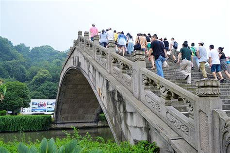 绍兴东湖行_写景的作文1100字（汇总9则）