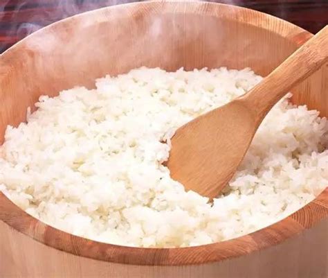 大米饭闷夹生了怎么办,不小心米饭煮夹生了怎么办