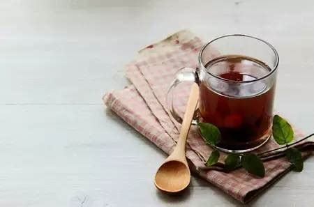 放废茶水的器皿叫什么,茶水放糖有什么好处