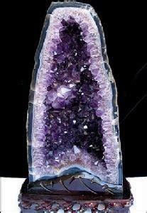 紫晶洞怎么看成色,怎么看玉镯成色和价值