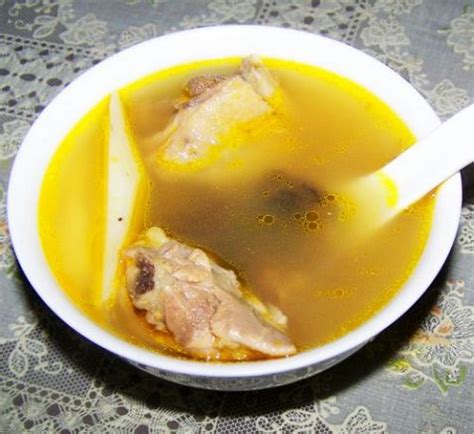 羊肚菌姬松茸鸡汤需要放生姜吗,姬松茸煲鸡汤可以放什么材料