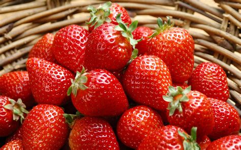 小草莓怎么做好吃,新鲜草莓怎么做好吃吗