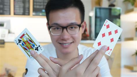 扑克牌怎样放进手机里魔术教学