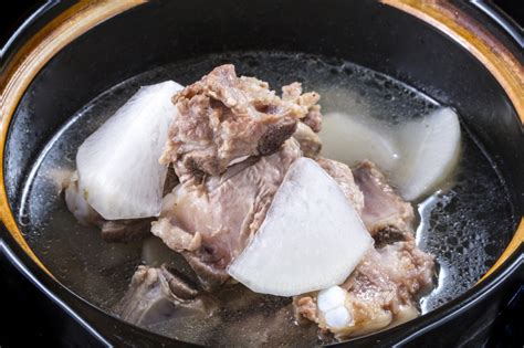 鸭肉炖松茸怎么吃 松茸扁尖鸭汤