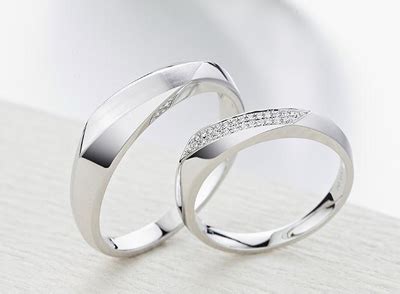 求婚戒指带什么指,求婚戒指戴哪个手指