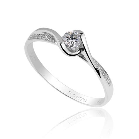 买求婚戒指选什么材质的,什么材质的戒指好