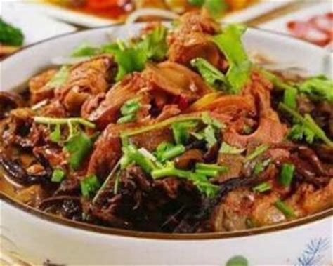 100中国餐厅榜颁布 芬姐家常菜松茸炖汤