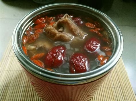 松茸红枣黄芪鸡汤 鸡汤怎么煲好吃