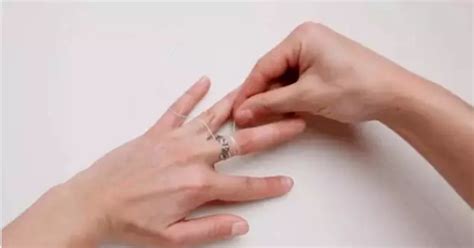 给女朋友带戒指戴在哪个手指,免费在线漫画平台