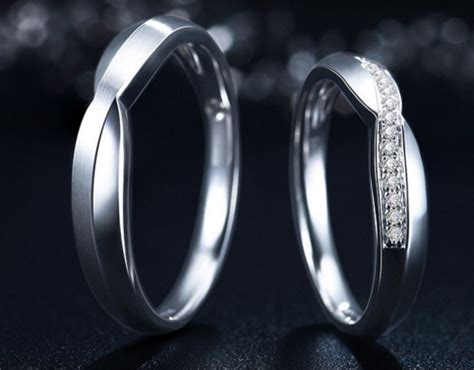 铂金戒指买哪个牌子,铂金钻石戒指哪个品牌好呀