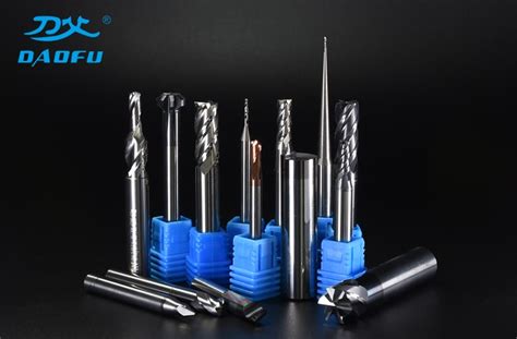 做刀具 用什么鋼最好!!~~~