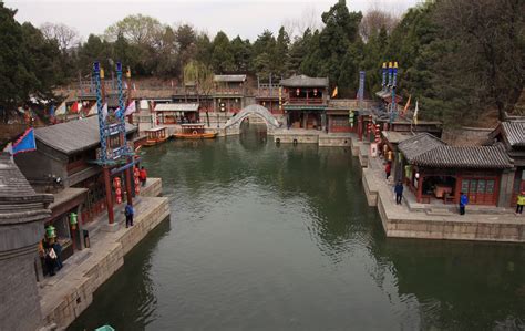 苏州河游览码头钓鱼