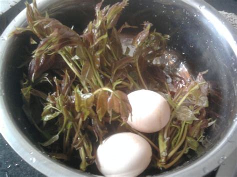 美味又好吃的香椿拌皮蛋做法,椿芽拌皮蛋怎么做