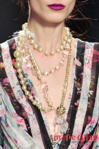 哪个牌子的珍珠饰品好,在市面上的价格是多少