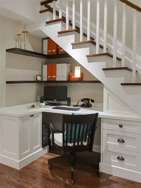 楼梯间改厨房怎么设计,商铺业主在楼梯间变出简易房