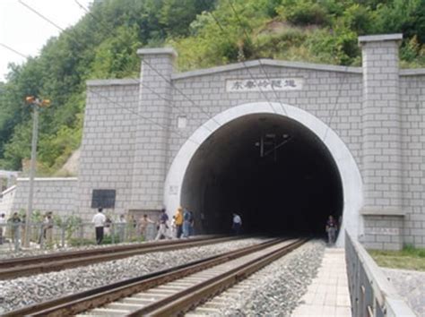 洞山隧道西线封闭施工,淮南隧道什么时候修好