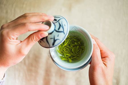 盖碗泡绿茶多少量,紫砂壶和盖碗泡茶