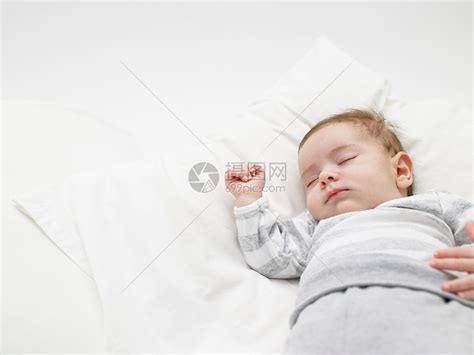 婴儿不睡觉怎么办