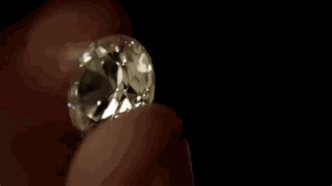 一分的碎钻多少钱一颗,50分的钻石又为何比40分贵一倍