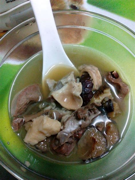 营养滋补的松茸菌菇猪心汤,姬松茸和猪心汤