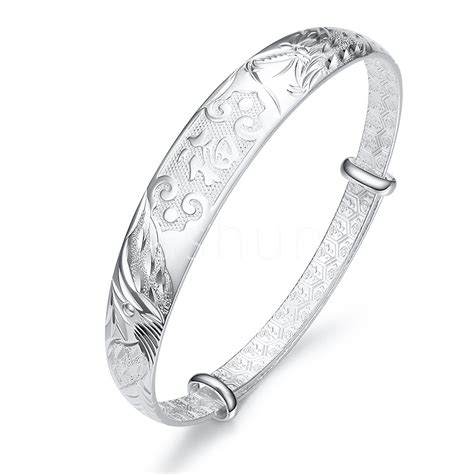 珠宝店的银手镯和外面的有什么区别,纯银指的是什么