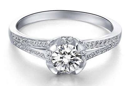 铂金求婚戒指多少钱,如何挑选求婚钻戒呢