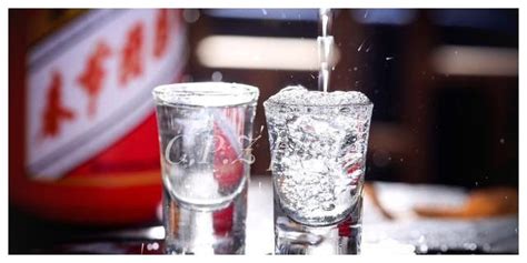 蒸餾酒源于中國古代的？