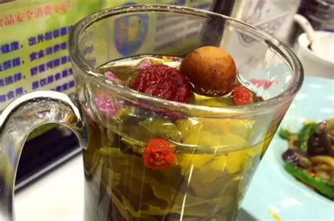 八寶茶的功效 成分 枸杞 陳皮 胖大海 貢菊 金銀花 山楂 冰糖
