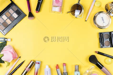 化妆需要的基本物品和工具(最好配图)