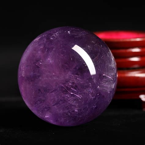 玉石紫色含什么,翡翠的紫色为什么被称为春色